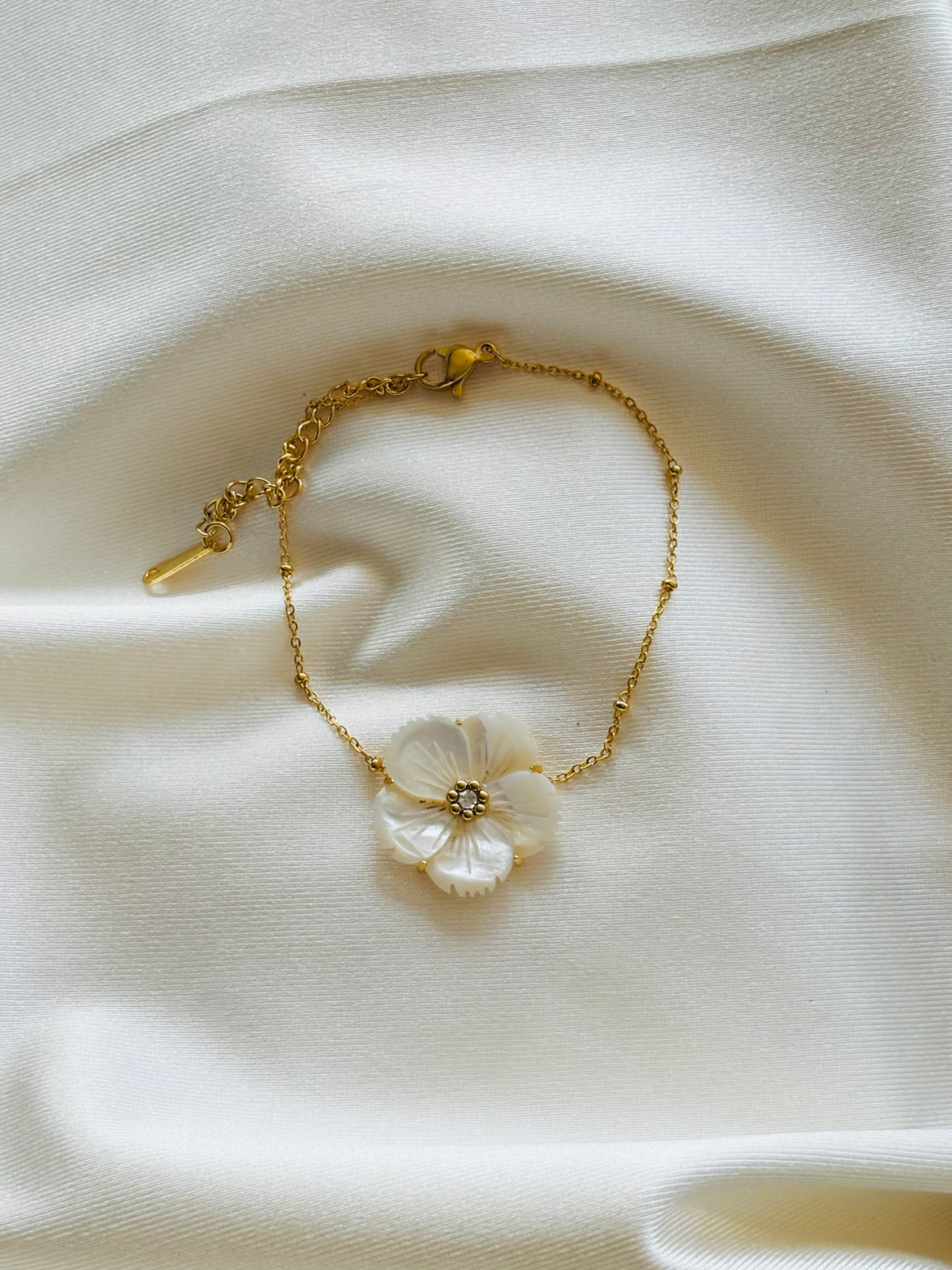 צמיד סאקורה לבנה